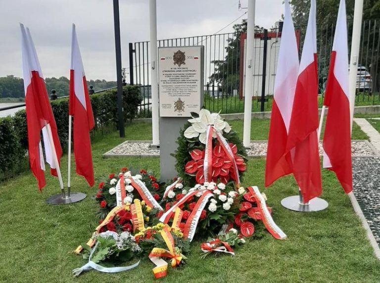 Warszawa. Upamiętnienie żołnierzy Armii Ochotniczej 1920 r. z udziałem Wicemarszałek Sejmu